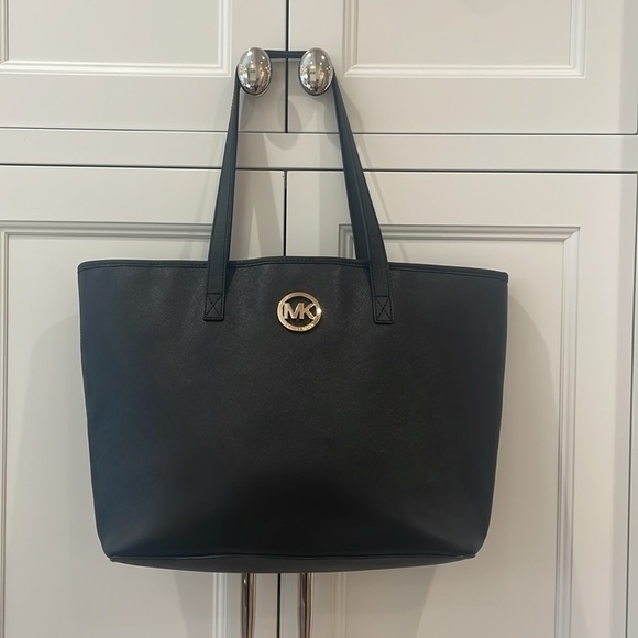 Michael Kors Large Black Tote Bag—BEAUTIFUL!! Excellent Condition! - Picture 1 of 12